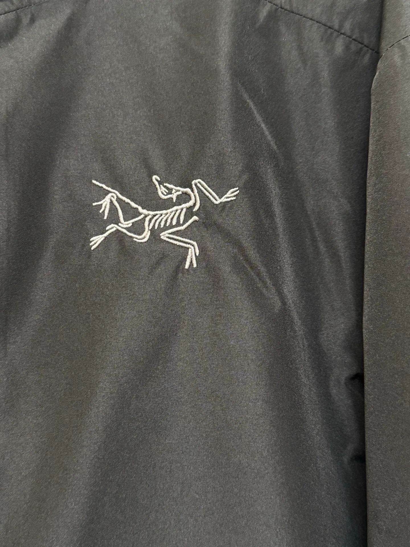 【Premium 】 ARC‘TERYX Solano Down Hoody + Breathable Versatile Gore Tex ， ！ 5 !! SOLANO + ， 、 Breathable 。New Arrival Solano Down Hoody 、 、 。Solano 、 ， 。 FAS GORE-TEX ， 。 ， Breathable。 ， rima Loft Breathable ！ Same Style ： Size：s/m/l/xl/2xl
